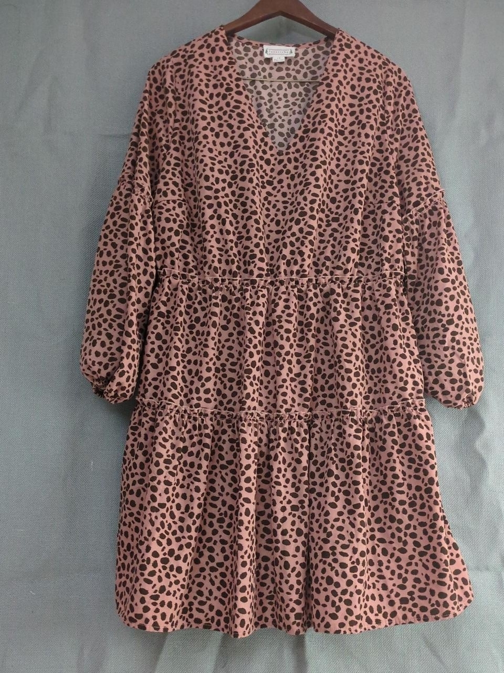 Tiered V‑Neck Animal Print Dress in Dusty Rose and Black